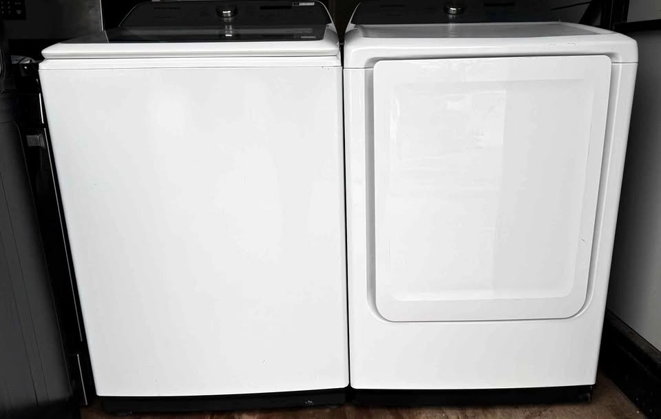 Samsung Washer & Electric Dryer Set (White) — Clean & Tested