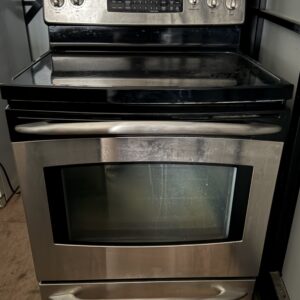 GE Smooth Top Electric Range – Black Stainless