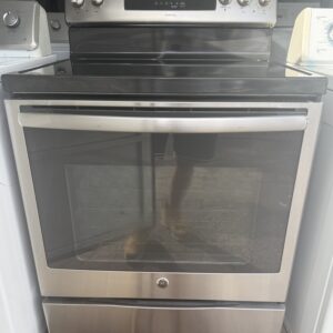 GE 30-inch Stainless Electric Range with Convection Oven