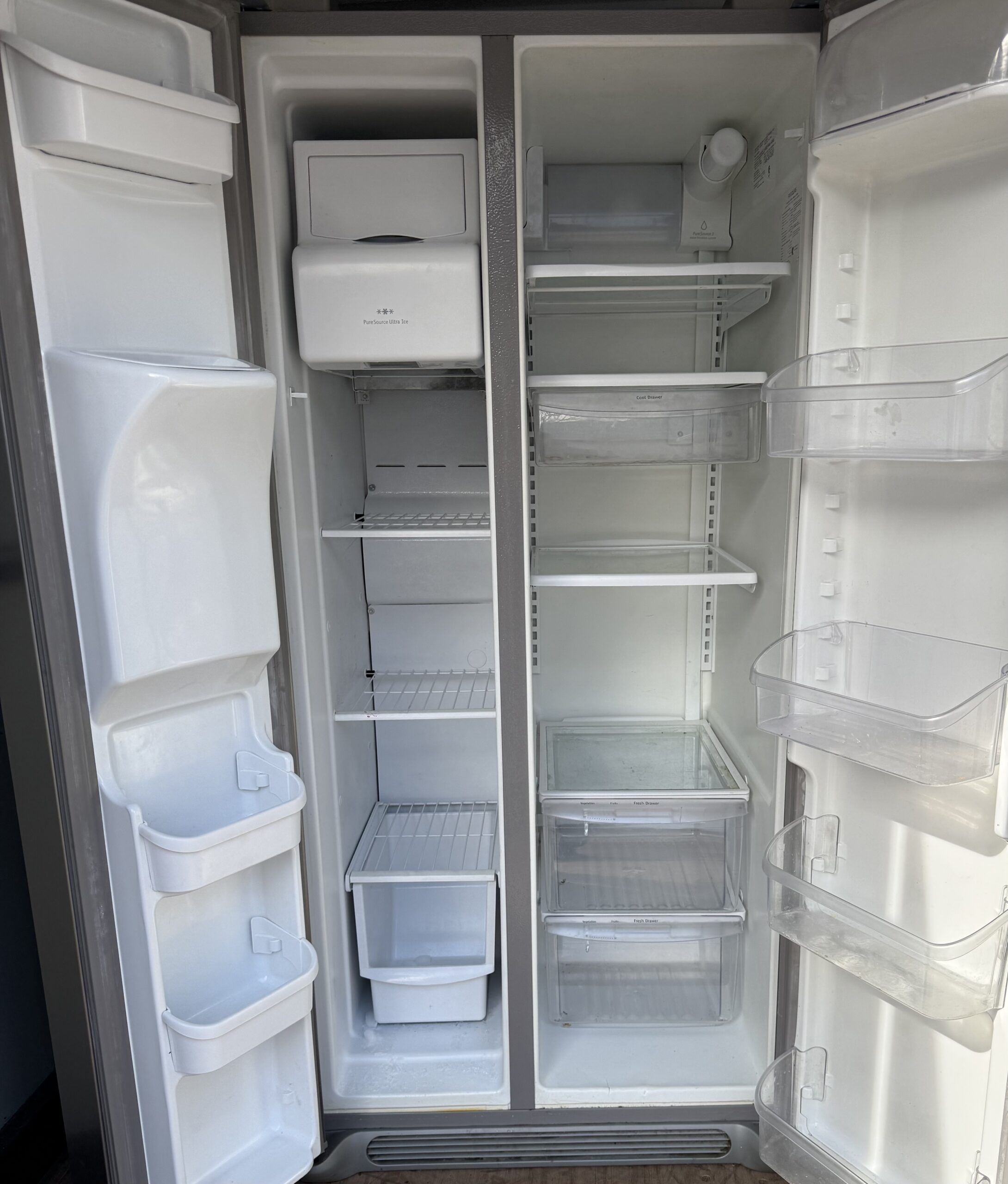 Frigidaire Side-by-Side Refrigerator – Clean, Cold, Ready to Use - Image 3