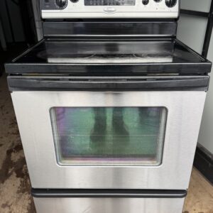 Whirlpool Electric Range – Clean and Ready – Great Value