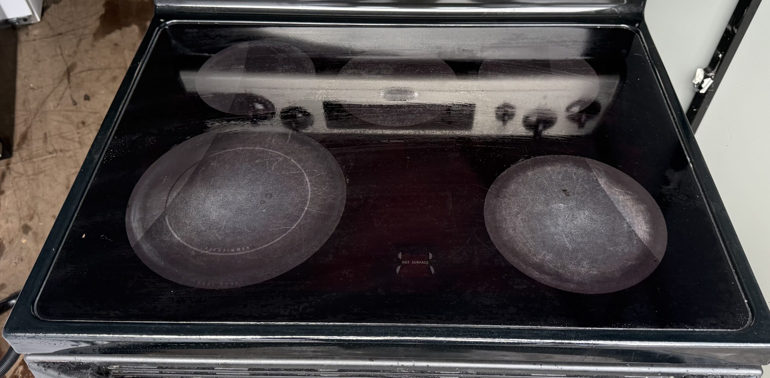 Whirlpool Electric Range — Smooth Cooktop Burners