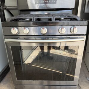 Samsung gas range stainless steel 5.8 cu ft with convection, front view