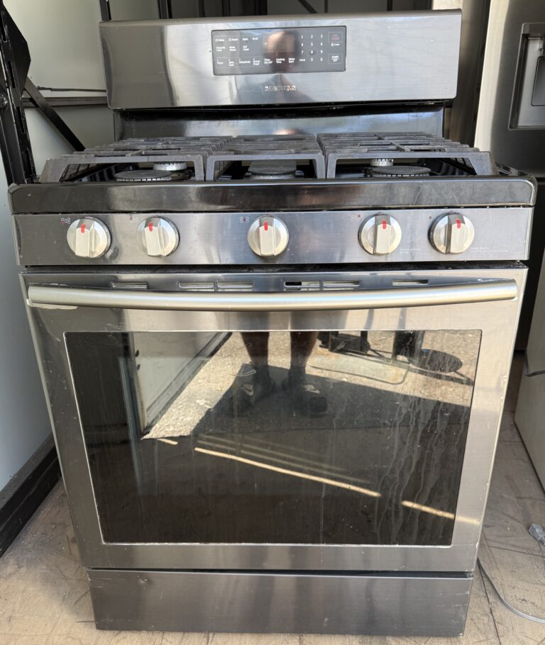 Samsung gas range stainless steel 5.8 cu ft with convection, front view