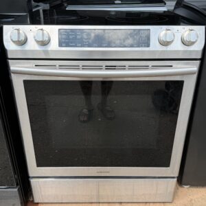Samsung 30 inch Slide-In Electric Range Stainless Steel — front view