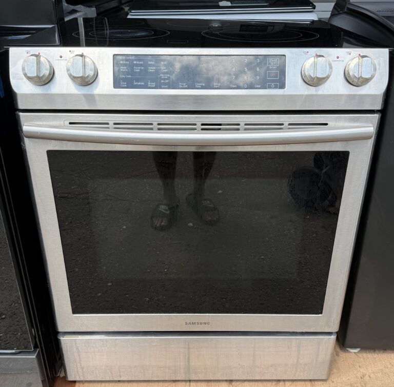 Samsung 30 inch Slide-In Electric Range Stainless Steel — front view