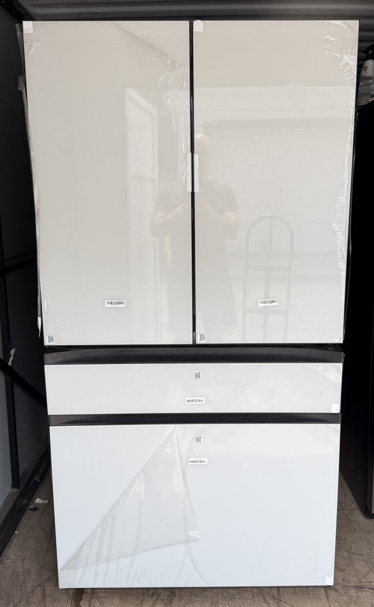 Samsung Bespoke 4-door French door refrigerator white glass — front view