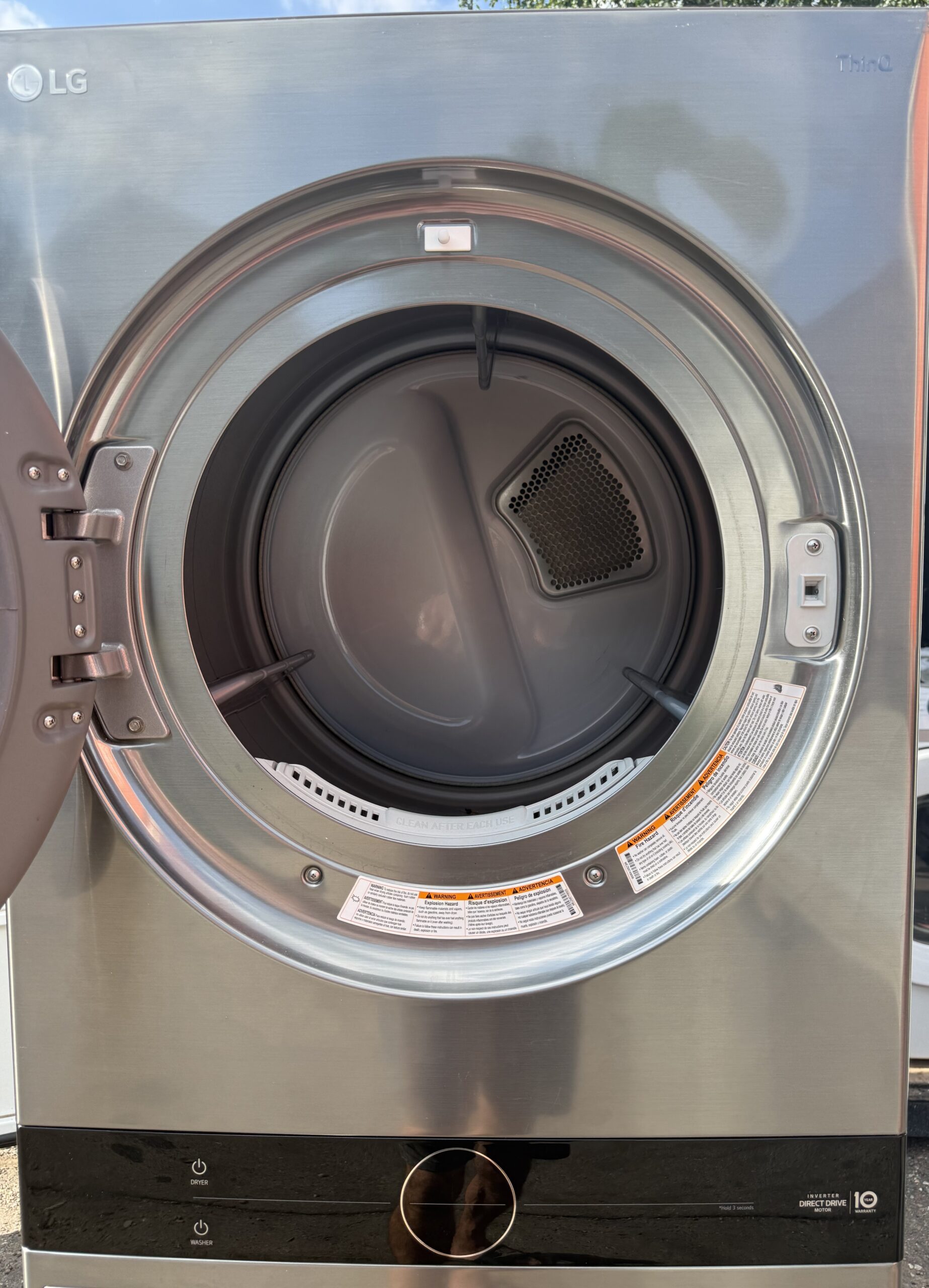 LG WashTower Washer & Electric Dryer — Graphite Steel - Image 4