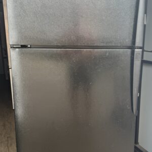 Amana top-freezer refrigerator black — front view