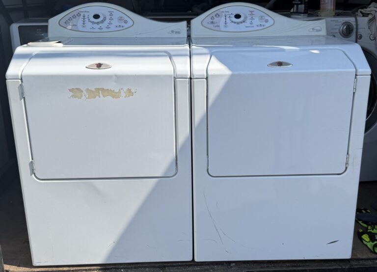 Maytag Neptune washer and gas dryer set white — front view