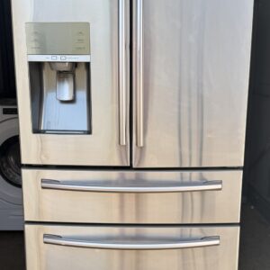 Samsung 28 cu ft 4-door French door refrigerator stainless steel with ice and water dispenser — front view
