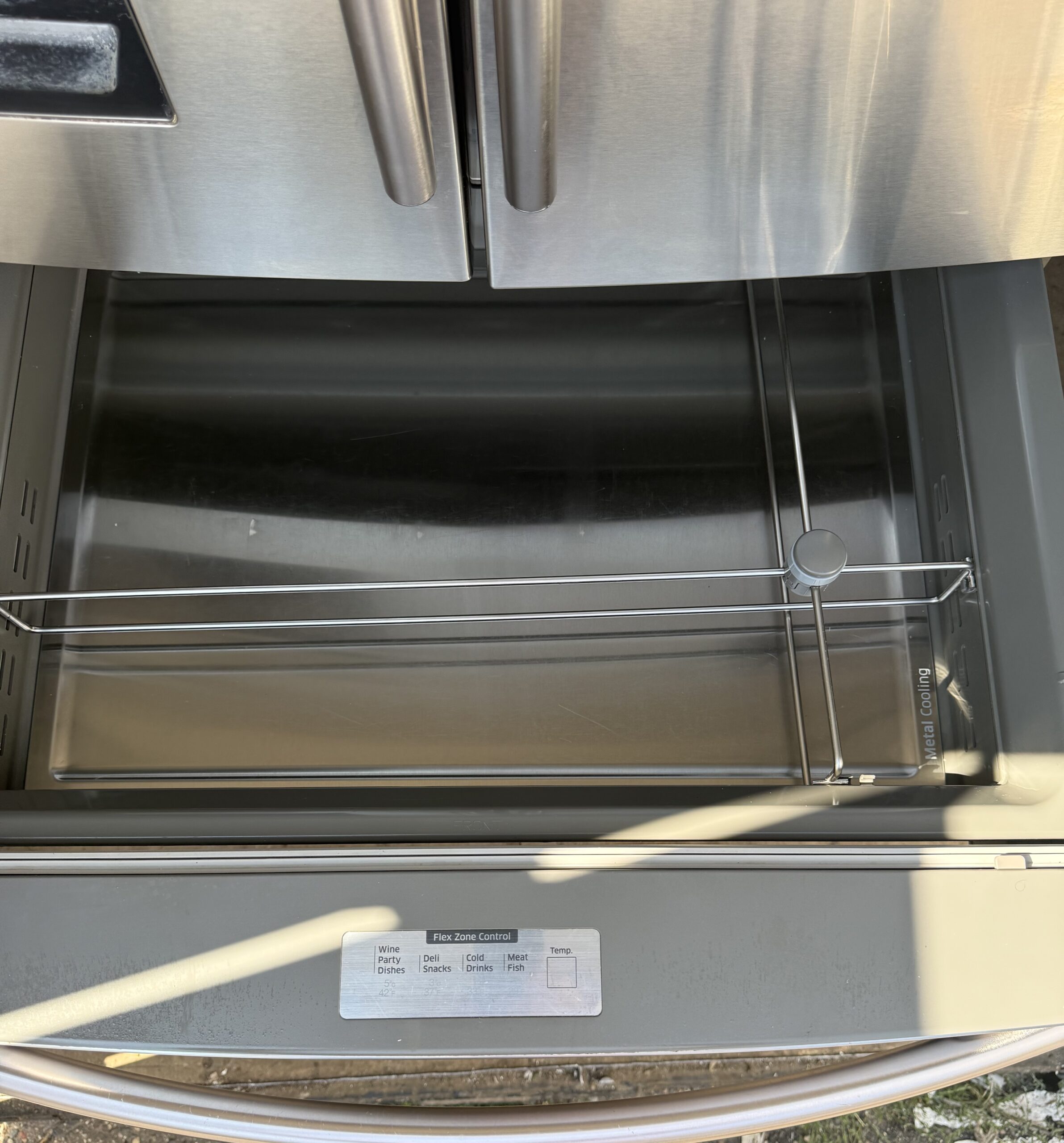 Samsung refrigerator FlexZone convertible drawer with temperature presets