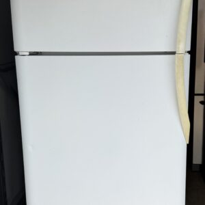 Frigidaire Top-Freezer Refrigerator — White, ~18.2 cu ft, 2006 Build, Manual Dial Controls